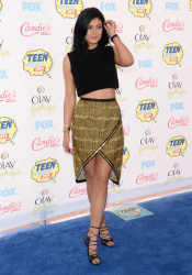 Kendall & Kylie Jenner - At the FOX's 2014 Teen Choice Awards, August 10, 2014 - 115xHQ Vho5vZ9j