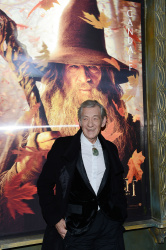 Ian McKellen - 'The Hobbit An Unexpected Journey' New York Premiere benefiting AFI at Ziegfeld Theater in New York - December 6, 2012 - 28xHQ W5xOnqOL