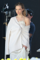 Amanda Seyfried - On the set of a photoshoot in Miami - February 14, 2015 (111xHQ) W6L7B6Ym