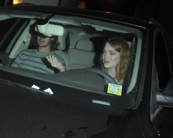 Andrew Garfield & Emma Stone - Leaving an Arcade Fire concert in Los Angeles - May 27, 2015 - 108xHQ WGmlkqe9