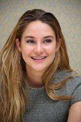 Shailene Woodley - The Spectacular Now press conference portraits by Vera Anderson (Beverly Hills, July 29, 2013) - 13xHQ WuZ72gsS