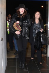 Dakota Johnson - Arriving at LAX Airport in Los Angeles - February 22, 2015 (28xHQ) WvisfZQN