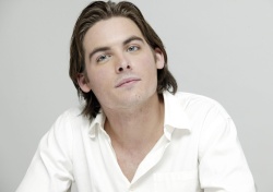 Kevin Zegers - Поиск XYPBO94V