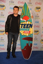 Josh Hutcherson - FOX's 2014 Teen Choice Awards in Los Angeles (2014.08.10) - 33xHQ YXTKYaWO