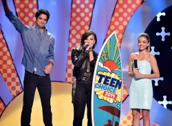 Sarah Hyland - FOX's 2014 Teen Choice Awards at The Shrine Auditorium on August 10, 2014 in Los Angeles, California - 367xHQ YoMAE5p1
