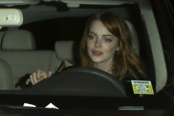Andrew Garfield & Emma Stone - Leaving an Arcade Fire concert in Los Angeles - May 27, 2015 - 108xHQ YvTCAK71
