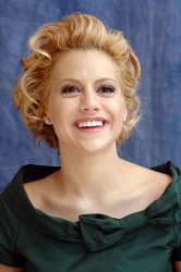 Brittany Murphy - Happy Feet press conference portraits by Vera Anderson (Hollywood. November 7, 2006) - 14xHQ Z2orvDpm