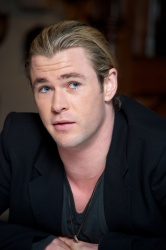 Chris Hemsworth - Snow White And The Huntsman press conference portraits by Vera Anderson (West Suffex, May 13, 2012) - 10xHQ Z8rsryZZ