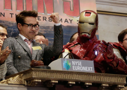 Robert Downey Jr. - Rings The NYSE Opening Bell In Celebration Of "Iron Man 3" 2013 - 24xHQ Ze3todEp