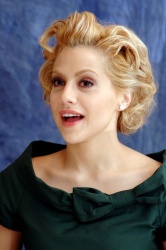 Brittany Murphy - Brittany Murphy - Happy Feet press conference portraits by Vera Anderson (Hollywood. November 7, 2006) - 14xHQ Zn5T1acL