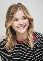 Chloe Moretz - "Carrie" press conference portraits by Armando Gallo (Hollywood, October 6, 2013) - 28xHQ AtlRQjUc