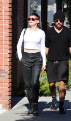Rose McGowan - Out and about in LA, 17 января 2015 (30xHQ) B1YbGHhd