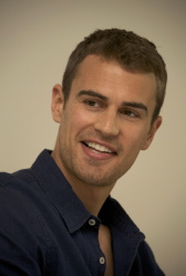 Theo James - Divergent press conference portraits by Herve Tropea (Los Angeles, Beverly Hills, March 8, 2014) - 7xHQ BRxSckzH