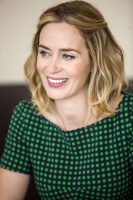 Эмили Блант (Emily Blunt) Press Conference for The Girl On the Train at the Mandarin Oriental Hotel, 25.09.2016 (26xHQ) CPCih8RS