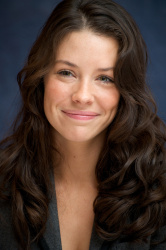 Evangeline Lilly, Naveen Andrews  - "Lost" press conference portraits by Vera Anderson 2008 - 17xHQ CSMiQsvi