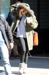 Sienna Miller - Out and about in New York City - February 11, 2015 (30xHQ) E227A4OP