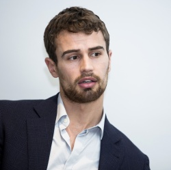 Theo James - Theo James - "Insurgent" press conference portraits by Armando Gallo (Beverly Hills, March 6, 2015) - 23xHQ Ec0youNz