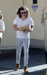 Harry Styles - Out in Beverly Hills, California - January 23, 2015 - 15xHQ GJpUGYR7