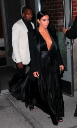 Kim Kardashian and Kanye West - In New York, 8 января 2015 (42xHQ) KUZa9VOn