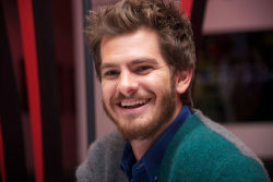 Andrew Garfield - Andrew Garfield - The Amazing Spider Man 2 press conference portraits by Herve Tropea (Los Angeles, November 17, 2013) - 4xHQ L6Flh0uF