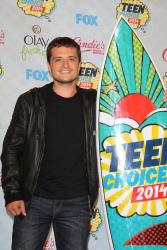 Josh Hutcherson - FOX's 2014 Teen Choice Awards in Los Angeles (2014.08.10) - 33xHQ LaSZPibW
