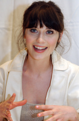 Zooey Deschanel - The Hitchhiker's Guide to the Galaxy press conference portraits by Vera Anderson (Hollywood, April 16, 2005) - 4xHQ MO5T3bmO