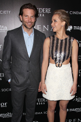 Jennifer Lawrence и Bradley Cooper - Attends a screening of 'Serena' hosted by Magnolia Pictures and The Cinema Society with Dior Beauty, Нью-Йорк, 21 марта 2015 (449xHQ) MUwUYVTa