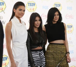 Kendall & Kylie Jenner - At the FOX's 2014 Teen Choice Awards, August 10, 2014 - 115xHQ MdZTHjgH
