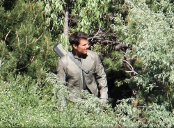 Tom Cruise - on the set of 'Oblivion' in June Lake, California - July 10, 2012 - 15xHQ MgOJw9Y8