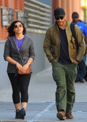 Jonah Hill - Jake Gyllenhaal & Jonah Hill & America Ferrera - Out And About In NYC 2013.04.30 - 37xHQ Mz8gVcst