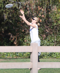 Sean Penn and Charlize Theron - enjoy a day the park in Studio City, California with Charlize's son Jackson on February 8, 2015 (28xHQ) NGhd24VW