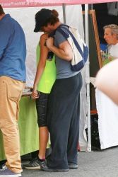 Ian Somerhalder & Nikki Reed - at the farmer's market in Sherman Oaks (July 20, 2014) - 152xHQ O0hz4eok
