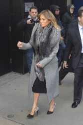 Jennifer Lopez - Leaving 'Good Morning America' in NYC, 19 января 2015 (16xHQ) OFUIChzS