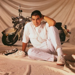 George Clooney - George Clooney - Harry Langdon Portraits (Los Angeles, March 2, 1992) - 5xHQ OelDKNbX