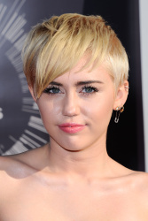 Miley Cyrus - 2014 MTV Video Music Awards in Los Angeles, August 24, 2014 - 350xHQ P07HifjH