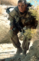 Demi Moore - Demi Moore, Ridley Scott, Viggo Mortensen - Промо стиль и постеры к фильму "G.I. Jane (Солдат Джейн)", 1997 (25хHQ) P1NgLfLE