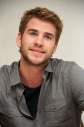 Liam Hemsworth - The Hunger Games press conference portraits by Vera Anderson (Los Angeles, March 1, 2012) - 9xHQ PqgbfDZN