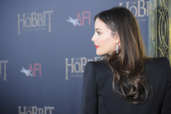 Liv Tyler - 'The Hobbit An Unexpected Journey' New York Premiere benefiting AFI at Ziegfeld Theater in New York City - December 6, 2012 - 52xHQ QPqXgTLZ