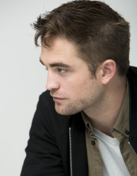 Robert Pattinson - "The Rover" press conference portraits by Armando Gallo (Los Angeles, June 12, 2014) - 29xHQ RMvloK2A