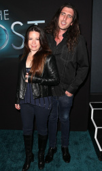 Holly Marie Combs - Premiere of Open Road Films 'The Host' at ArcLight Cinemas Cinerama Dome, Голливуд, 19 марта 2013 (19xHQ) Rat6Pbof