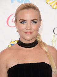 Maddie Hasson - 2014 Teen Choice Awards in Los Angeles (2014.08.10) - 4xHQ RhtwwinD