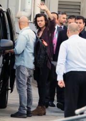 Harry Styles - Arriving into Sydney Airport in Sydney, Australia - February 5, 2015 - 13xHQ RlzDa1Ld
