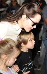 Angelina Jolie - LAX Airport - February 11, 2015 (185xHQ) SkVSEjTn