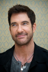 Dylan McDermott - 'Hostages' Press Conference Portraits by Vera Anderson - July 30, 2013 - 8xHQ TMnpqe4G
