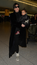 Kris Jenner - at Heathrow airport in London - March 2, 2015 (14xHQ) Tx4pqZpS