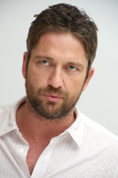 Gerard Butler - Gerard Butler - How To Train Your Dragon press conference portraits by Vera Anderson (Beverly Hills, March 20, 2010) - 19xHQ U4yY26R6