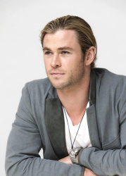 Chris Hemsworth - "The Avengers" press conference portraits by Armando Gallo (Beverly Hills, April 13, 2012) - 26xHQ WhbRVAOK