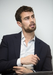 Theo James - "Insurgent" press conference portraits by Armando Gallo (Beverly Hills, March 6, 2015) - 23xHQ WynkgPuH