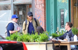 Jonah Hill - Jake Gyllenhaal & Jonah Hill & America Ferrera - Out And About In NYC 2013.04.30 - 37xHQ X95pqUW1