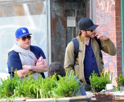 Jonah Hill - Jake Gyllenhaal & Jonah Hill & America Ferrera - Out And About In NYC 2013.04.30 - 37xHQ XJohjSyh